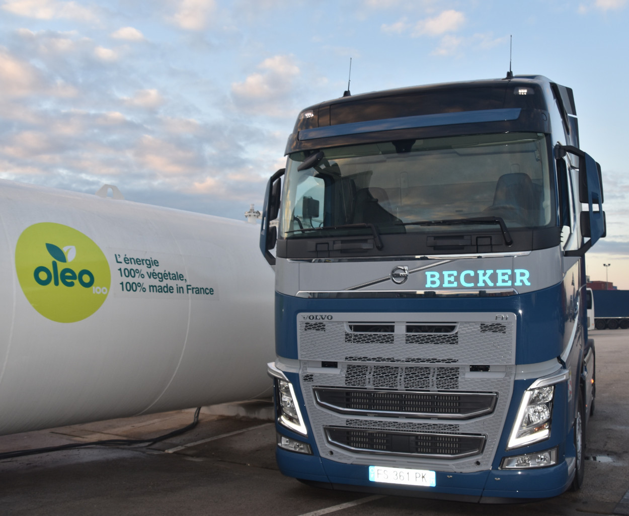 Dix véhicules de la flotte des Transports Becker fonctionnent désormais au colza pour un coût équivalent au gasoil, mais avec une meilleure empreinte environnementale. (@ Transport Becker)