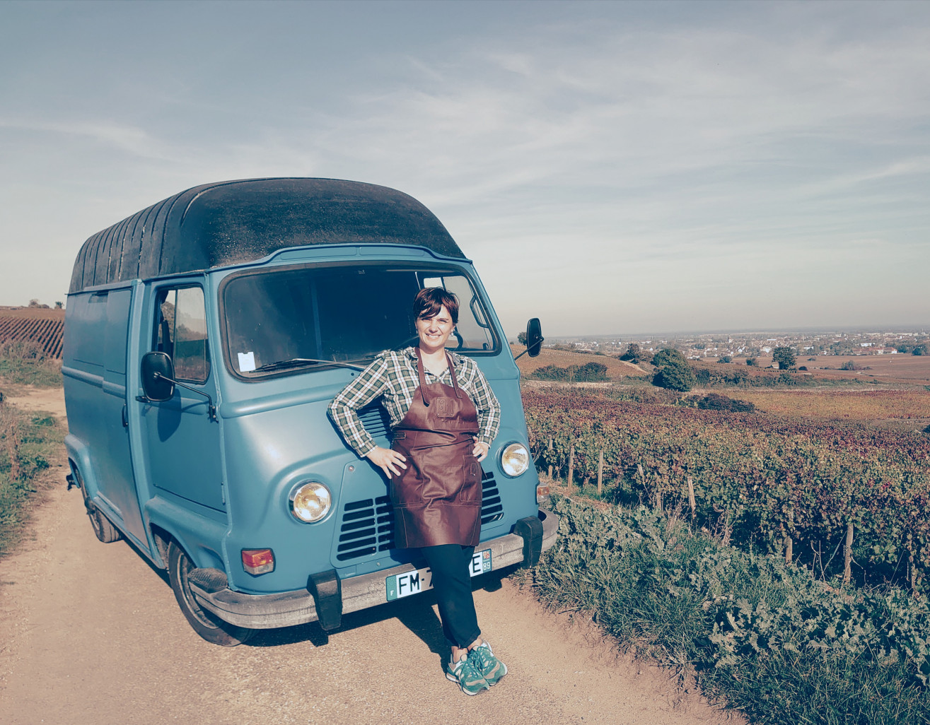 Céline Dechaume n’en est pas à sa première expérience dans le monde du vin, elle a travaillé dans de nombreux domaines en Bourgogne et a suivi une formation professionnalisante. (© Céline Dechaume)