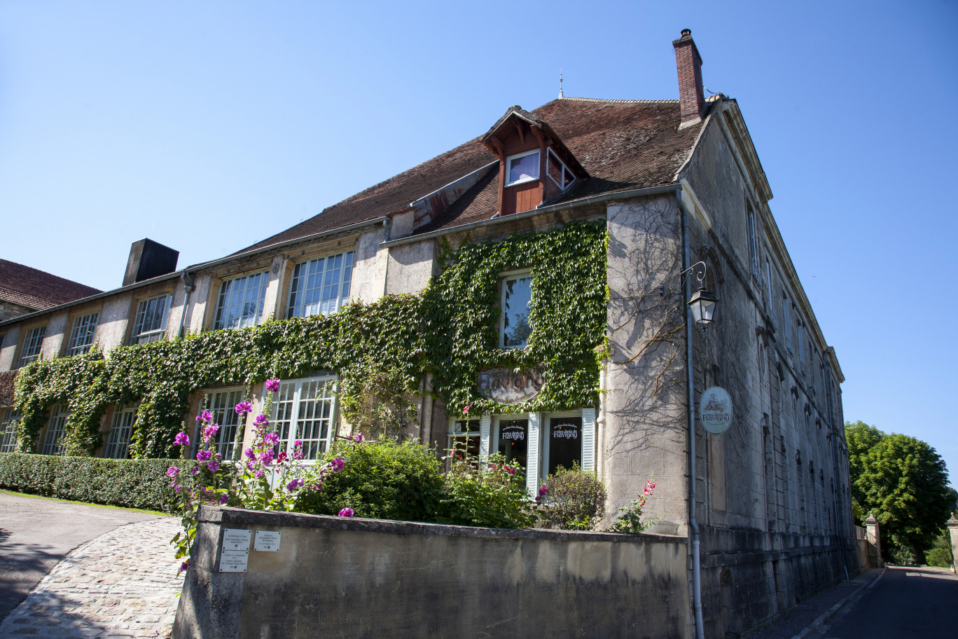 La fabrication des anis de Flavigny se fait toujours à l’abbaye où la recette a vu le jour. (Anis de Flavigny)