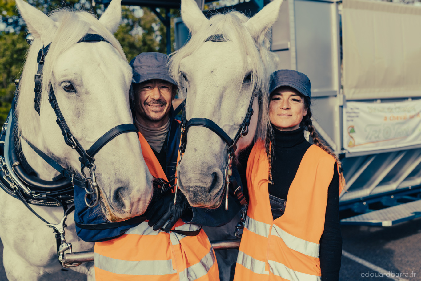 Magali Rouch-Paulin et Jacques Charton ont imaginé Tri’O’Trot pour collecter les déchets avec l’aide de leurs chevaux. (© Edouard Barra)