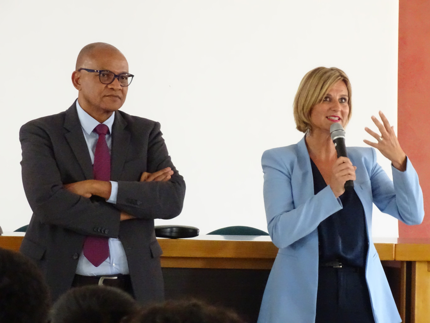 Océane Charret-Godard, vice-présidente du Conseil Régional en charge notamment des lycées, et Pierre N'Gahane, recteur de l’Académie de Dijon, ont insisté sur l’importance des filières professionnelles. (Aletheia Press / Nadège Hubert)