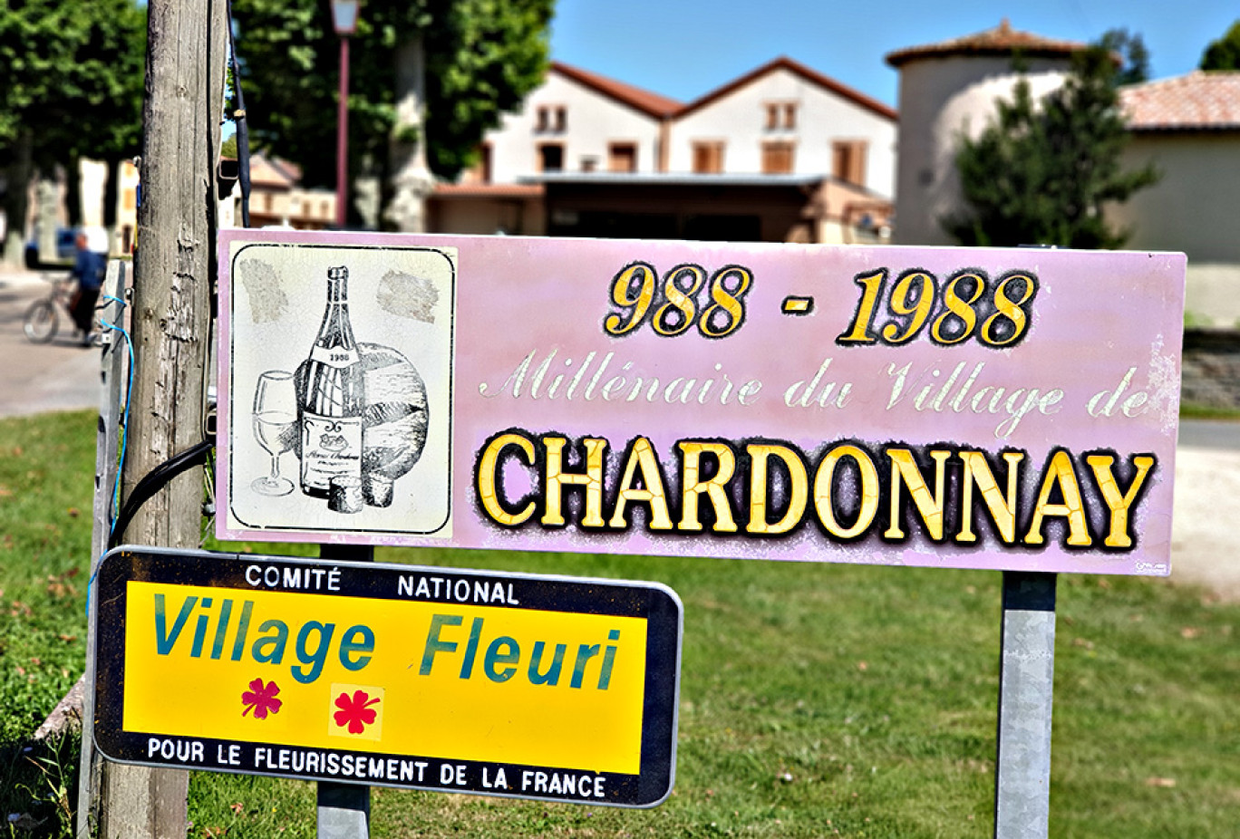 Dans le village de Chardonnay, trois viticulteurs se sont associés pour faire naître le domaine du Château de Chardonnay. (© Château de Chardonnay)