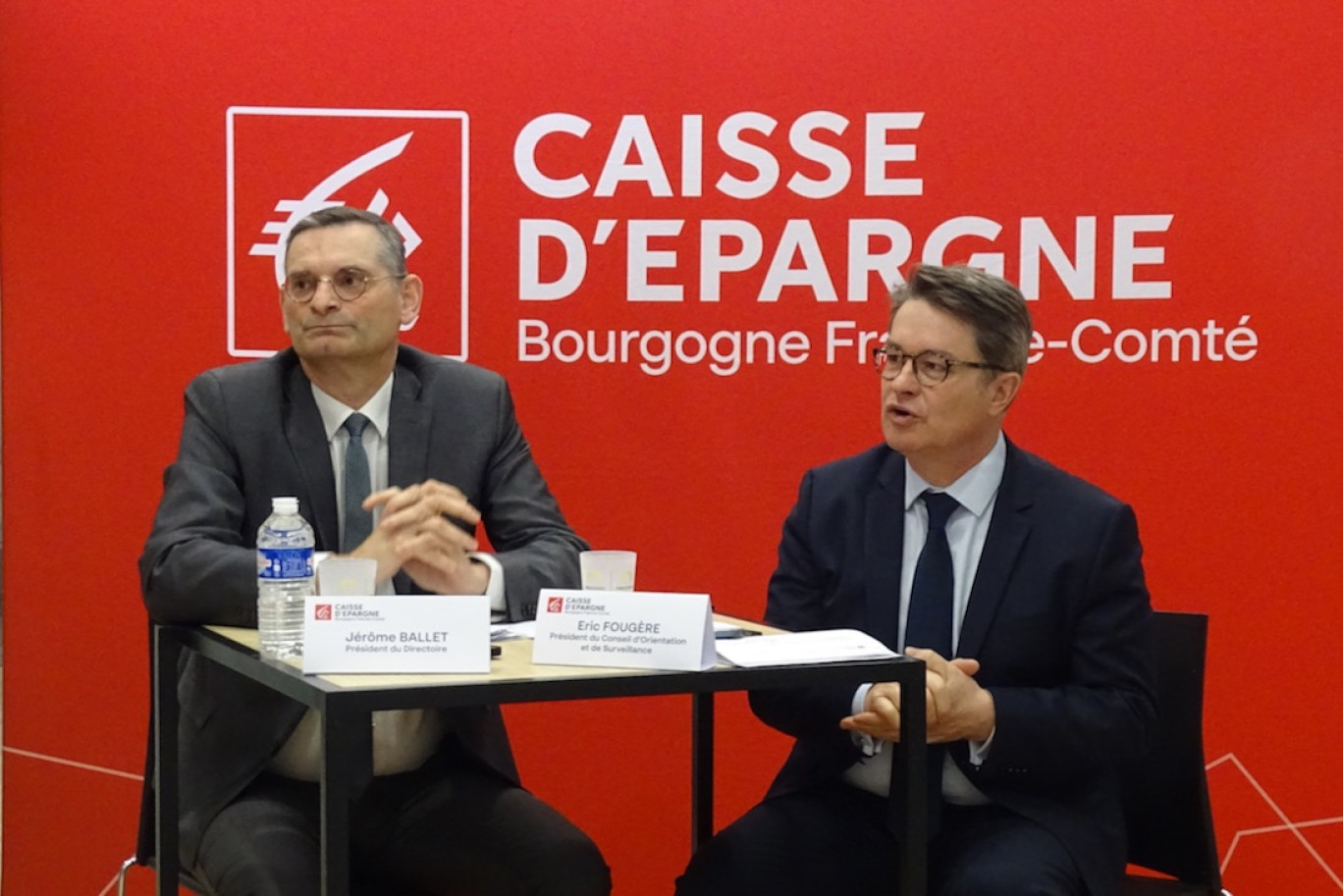 Jérôme Ballet, président du directoire, et Eric Fougère, président du conseil d’orientation et de surveillance, ont présenté le bilan 2022 de la Caisse d’Epargne Bourgogne Franche-Comté. (© Aletheia Press / Nadège Hubert)