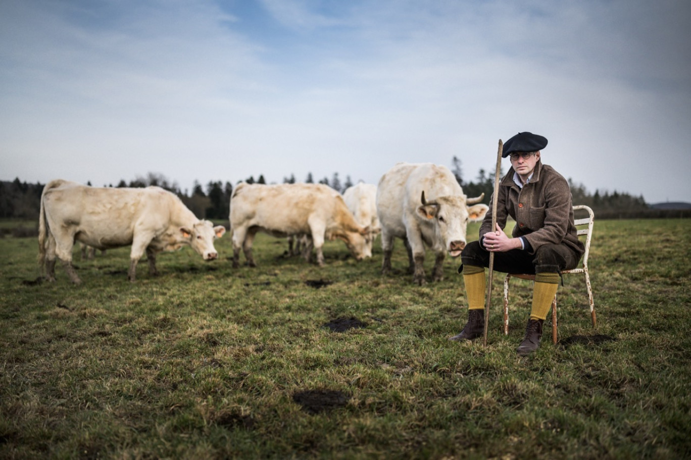 Viticulteur, Armand Heitz s'est lancé dans l'élevage en 2021. Il élève 200 bovins et 100 ovins. (© Armand Heitz)
