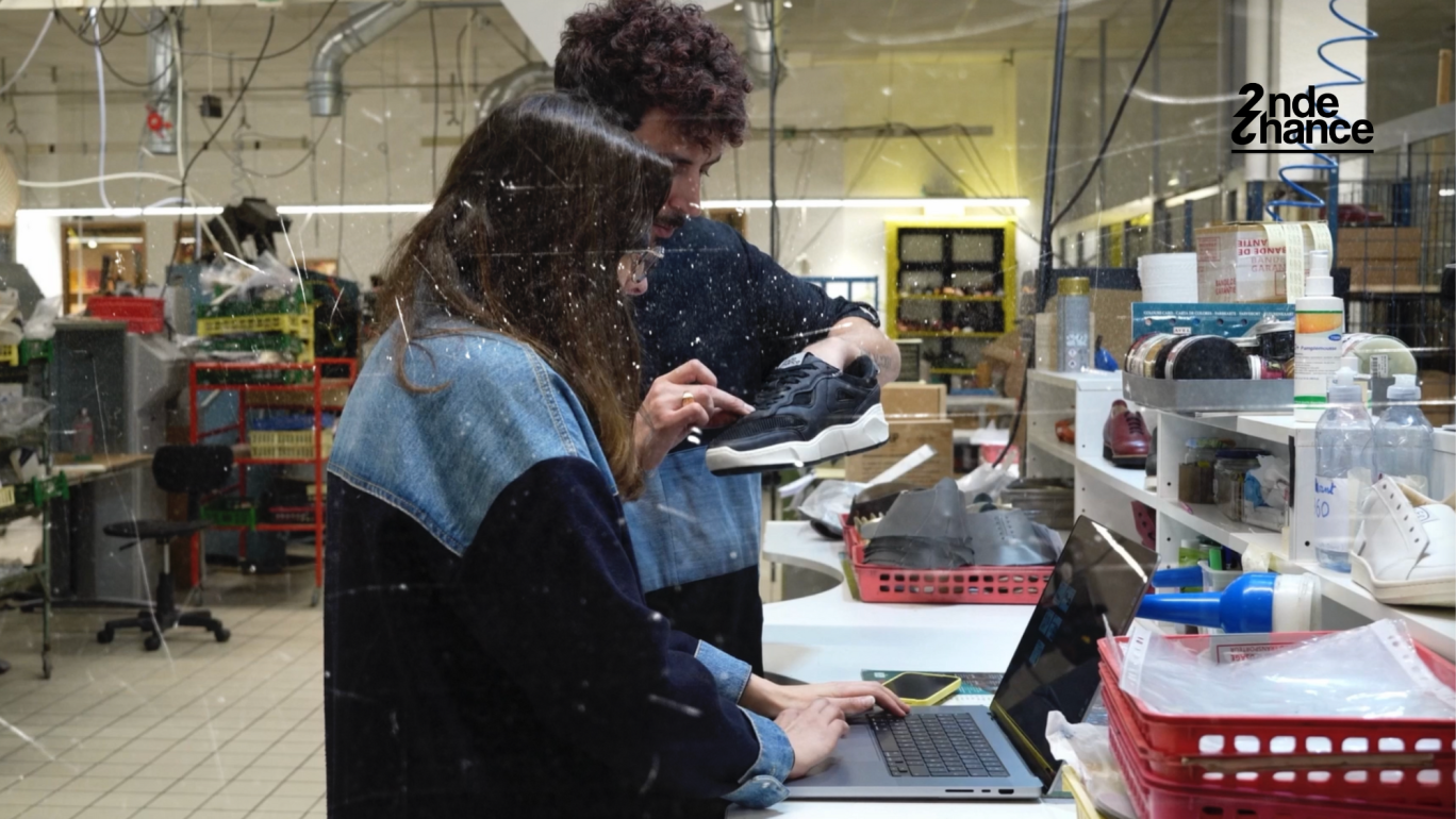 Manon Poirot et Maxence Colin ont renoncé au Made in France faute de savoir-faire mais espèrent recevoir leurs 1 000 premières baskets en début d’année 2024, via le Portugal. (@2nde chance)