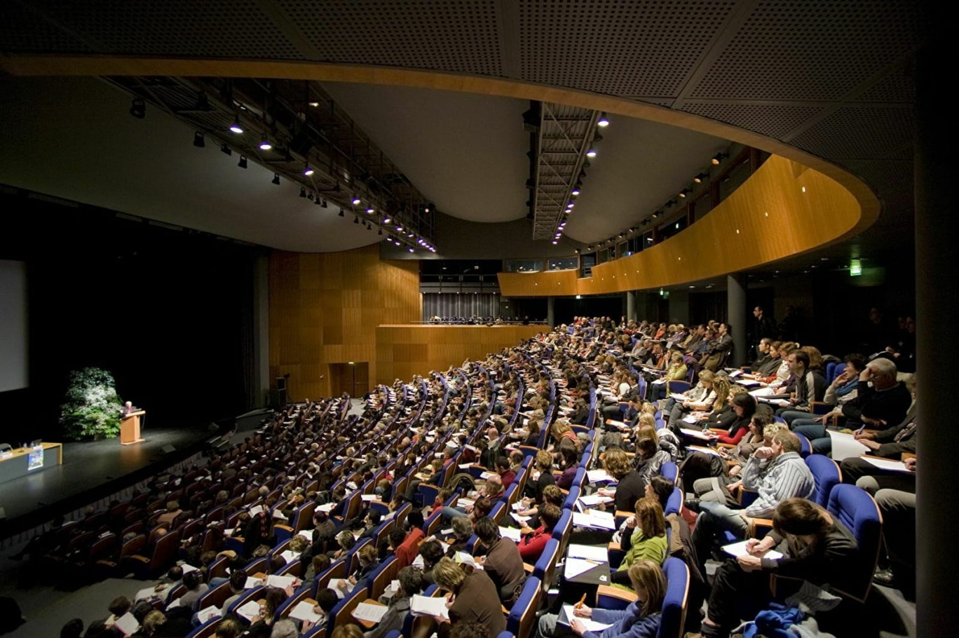 (c) Parc des Expositions et des Congrès de Dijon.